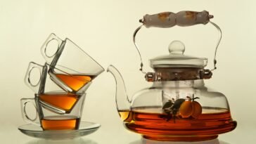 A tealevélből kioldódó alumínium toxikológiai profilja, extrakciós kinetikája és élettani hatásai