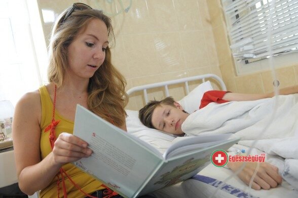 egy éve gyógyítanak a K&H gyógyvarázs mesedoktorai