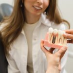 Miért az implantátum a legjobb választás a fogak pótlására? A fogorvos válaszol