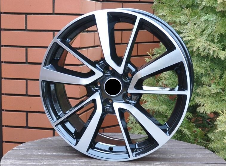 Lemezfelni és Nissan alufelni