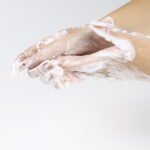 Kézmosással és antibakteriális szappannal a fertőzések terjedése ellen 13 Kézmosással és antibakteriális szappannal a fertőzések terjedése ellen