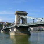 Parkinson betegekért megy a lánchídi menet 15 A Parkinson-kórral élő betegekért szerveznek közösségi sétát a lezárt Lánchídon április 11-én, a Parkinson-betegek világnapján.