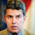 Az orvoskamara üdvözli a jövő évi béremelést, de átfogó intézkedést sürget 15 Az orvoskamara üdvözli a jövő évi béremelést, de átfogó intézkedést sürget