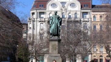 "Szegénykórházat" állítottak fel egészségügyi érdekképviseletek a Belvárosban