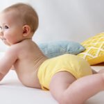 Mosható pelenka, mely már egy luxus fehérnemű anyagát idézi