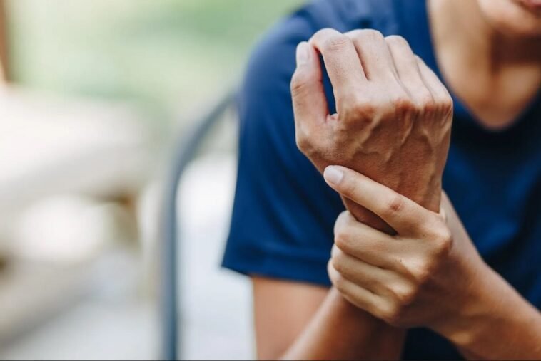 A kézremegés hátterében mozgásszervi betegségek is állhatnak